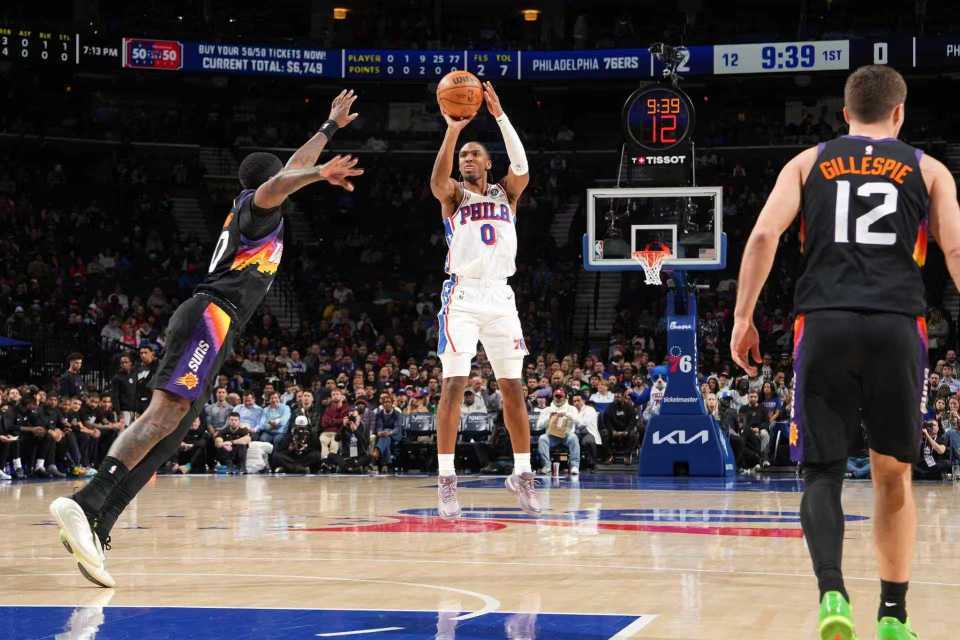 开云-恩比德乔治缺席！布克27分太阳灭76人获3连胜 格林时隔33场复出