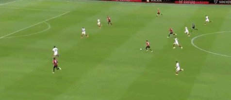 开云APP-【早报】梅西首秀体验功夫足球！热刺枪手“包围”英超