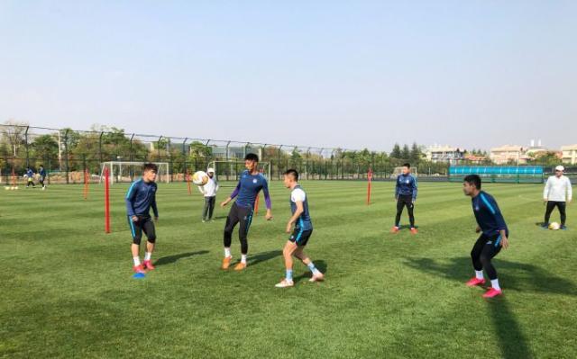 开云网页版-云指挥两个月后 J联赛的新外教终于到达球队主场